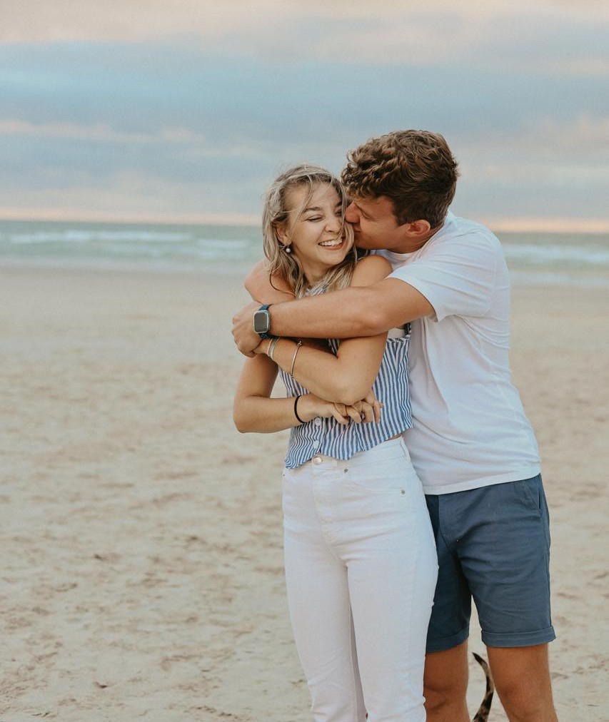 Kobus en Anika op die strand